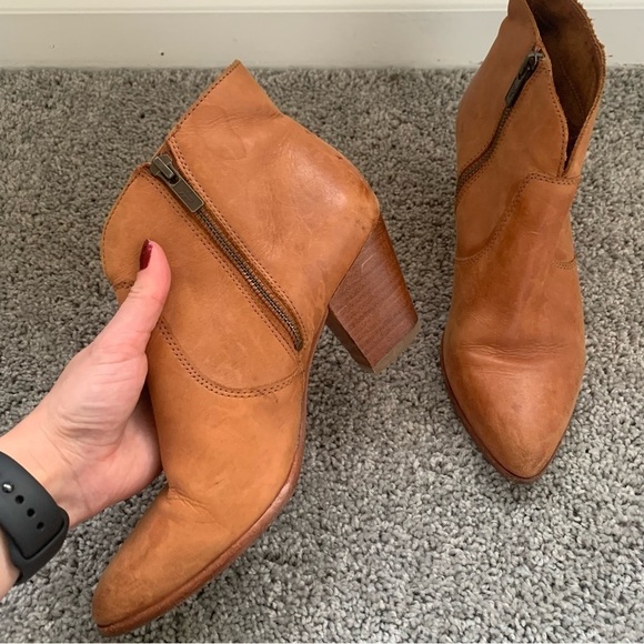 Frye Jennifer Cognac Leather Booties Size 7.5 - Picture 4 of 8